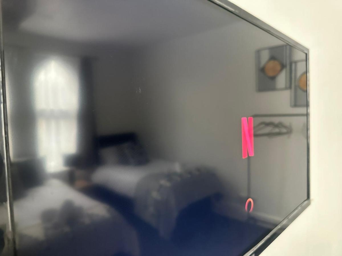 Homestay Shm Stays: Convenient Long-term Hub Near & Airport