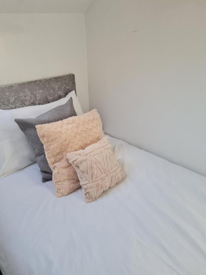 Homestay Shm Stays: Convenient Long-term Hub Near & Airport Birmingham