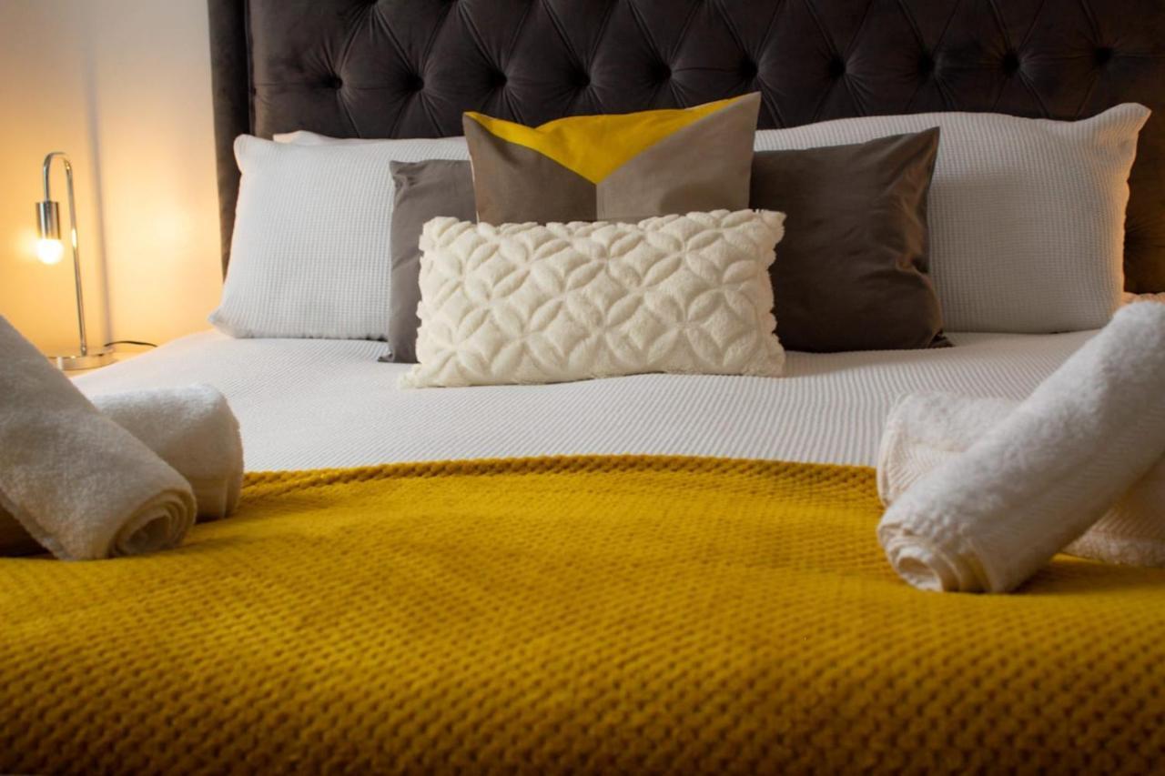 Homestay Shm Stays: Convenient Long-term Hub Near & Airport Birmingham