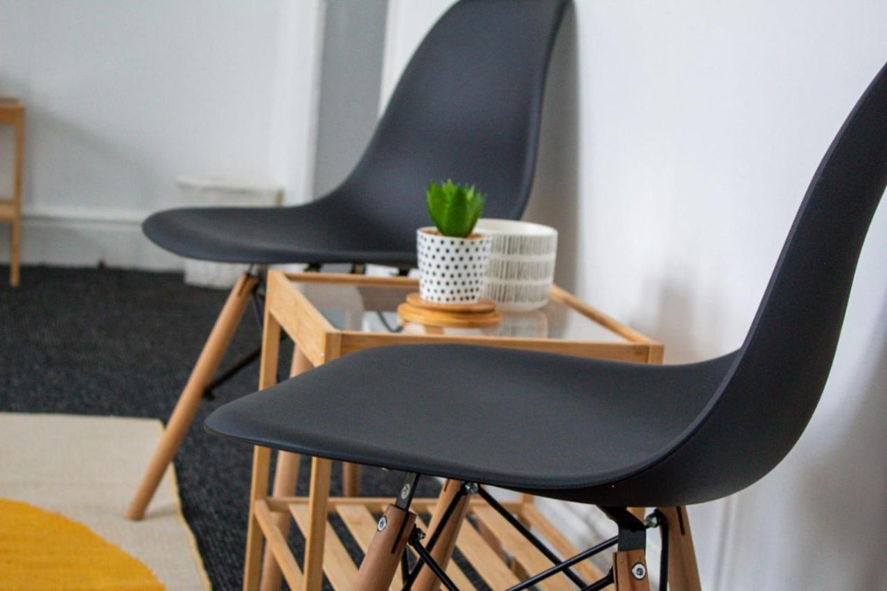 Shm Stays: Convenient Long-term Hub Near & Airport * Birmingham