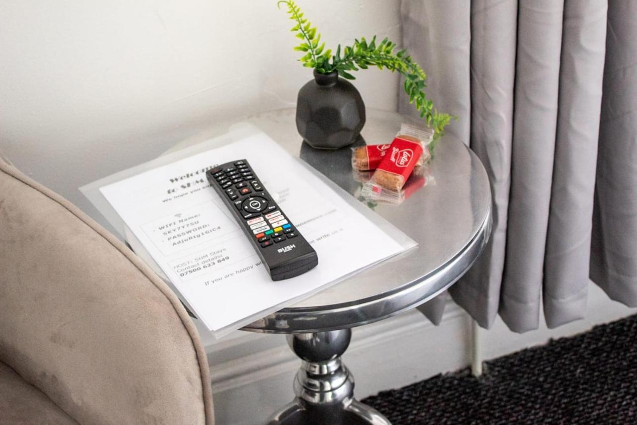 Shm Stays: Convenient Long-term Hub Near & Airport * Birmingham